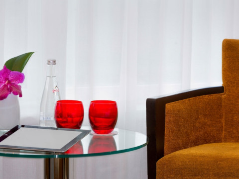 AUTEUIL HOTEL