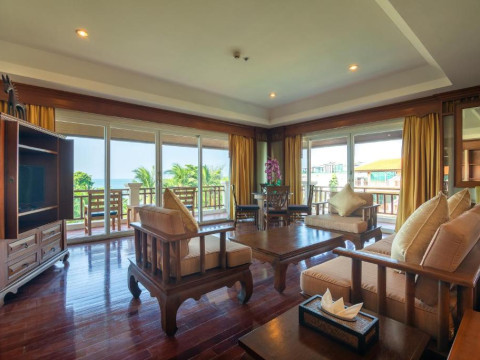 AVALON BEACH RESORT