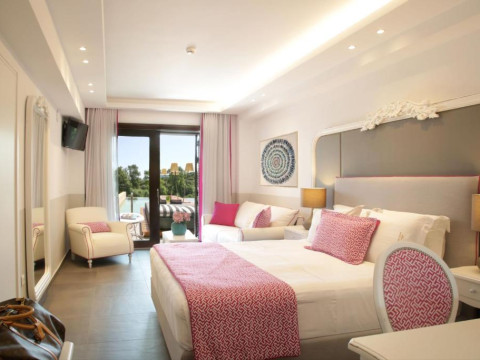 Avaton Luxury Villas Resort - Relais & Châteaux