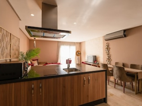 AVENUE SUITES