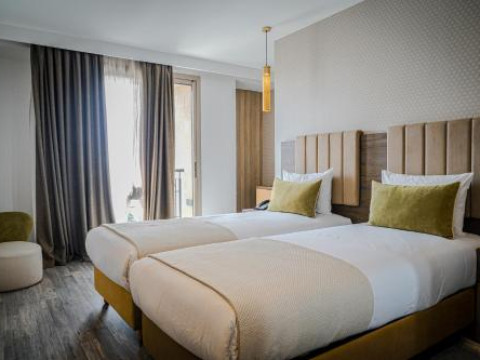 AZ HOTEL DES ARTS