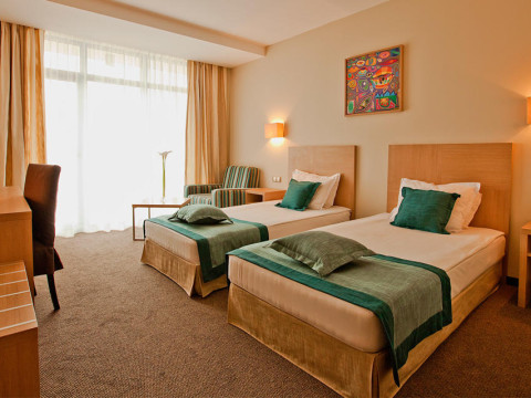 AZALIA  HOTEL