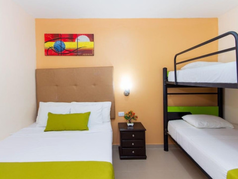 Azuán Suites Hotel By GEH Suites