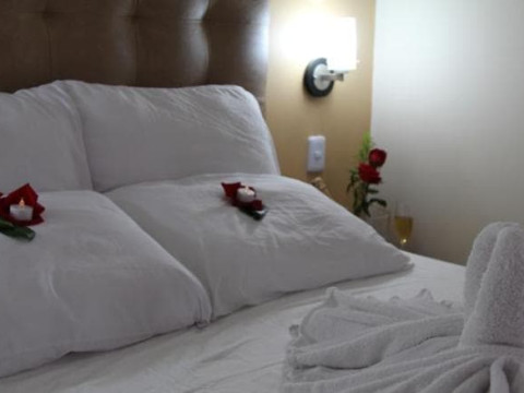 Azuán Suites Hotel By GEH Suites