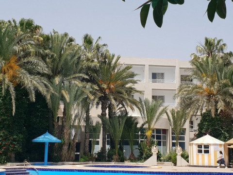 Azur Plaza