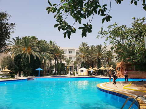 Azur Plaza