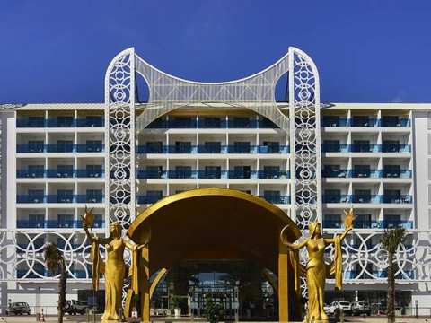 AZURA DELUXE RESORT  SPA