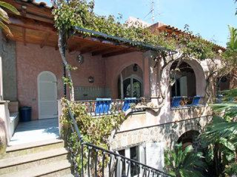 Bacot - Four Bedroom
