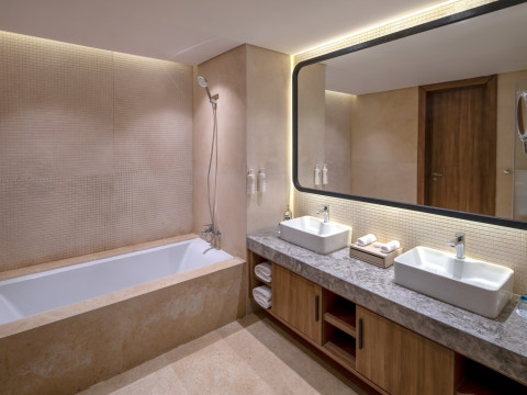 Rixos Premium Magawish Bay View