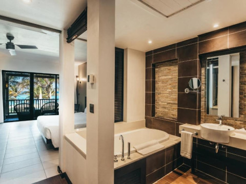 Crystals Beach Resort Belle Mare