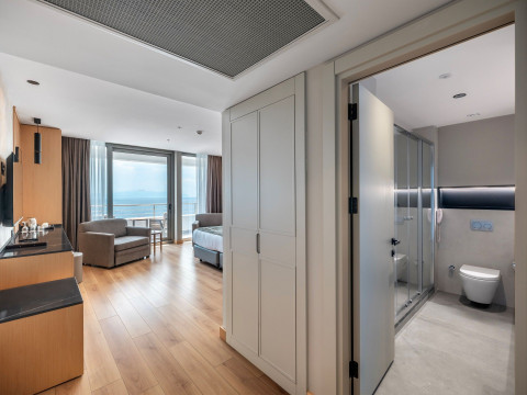 Korumar Deluxe Hotel