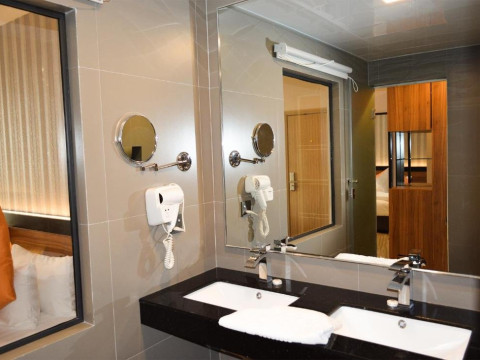 Triton Prestige Seaview & Spa