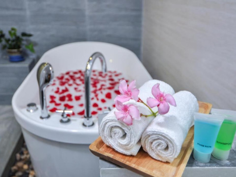 Triton Beach Hotel & Spa