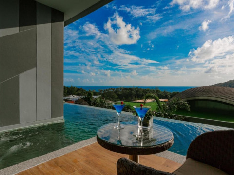 Crest Resort & Pool Villas Phuket