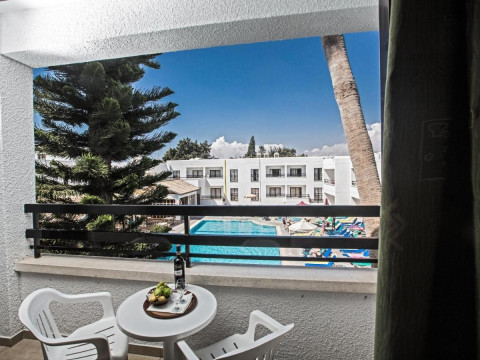 Anthea Hotel Apartments