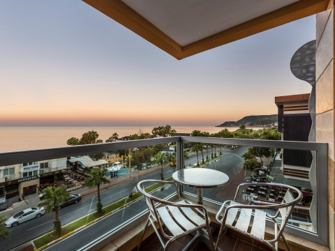 Tac Premier Hotel