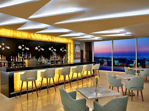 Hilton Plaza Hotel