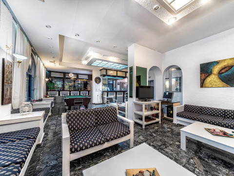 Iro Hotel