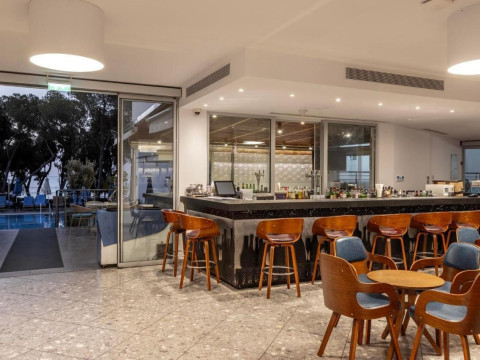 Park Beach Hotel 