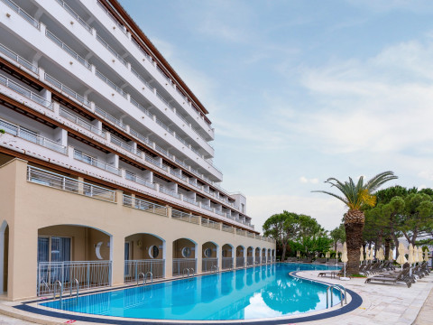 Batihan Beach Resort & Spa