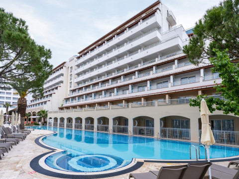 Batihan Beach Resort & Spa