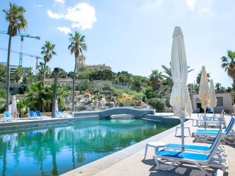 Beach Garden Hotel