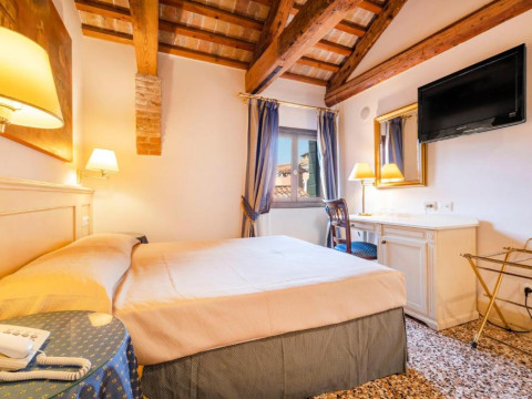 Bella Venezia Hotel