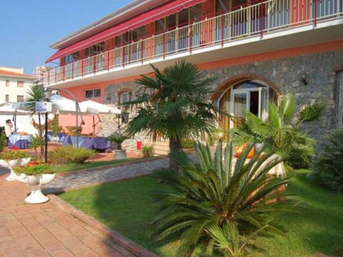 Belvedere Club Hotel