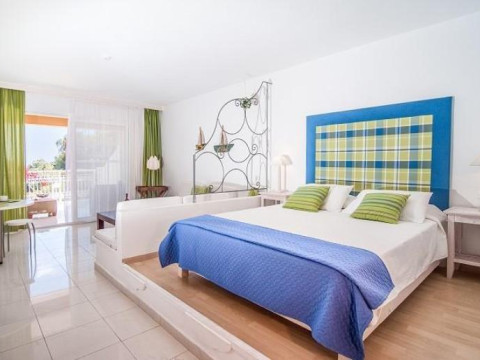 Belvedere Gerakas Luxury Suites