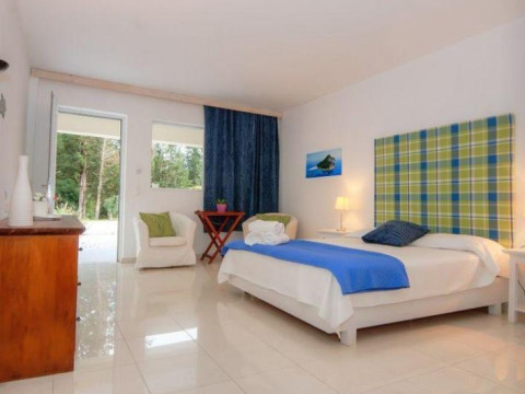 Belvedere Gerakas Luxury Suites