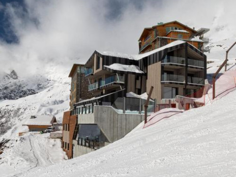 Bergman Mountain Hotel
