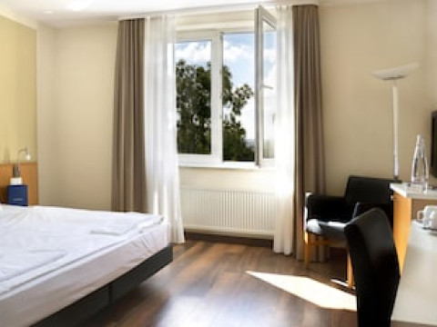 BEST WESTERN MACRANDER DRESDEN
