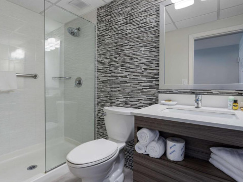 Best Western Plus Brooklyn Bay Hotel