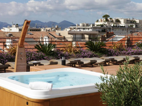 Best Western Premier Le Patio des Artistes Wellness Jacuzzi