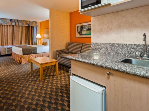 Best Western Plus North Las Vegas Inn & Suites
