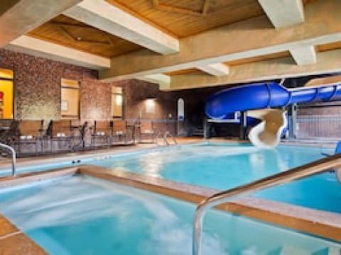 BEST WESTERN PREMIER KC SPEEDWAY INN & SUITES