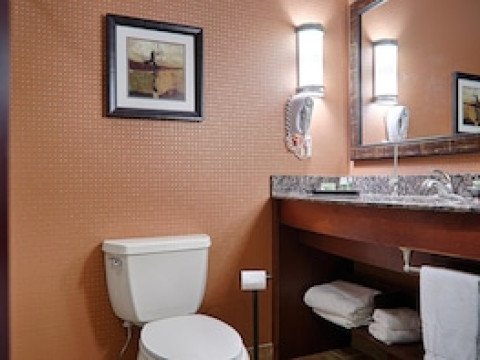 BEST WESTERN PREMIER KC SPEEDWAY INN & SUITES