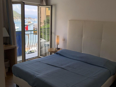 Bi Hotel