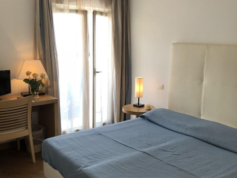 Bi Hotel