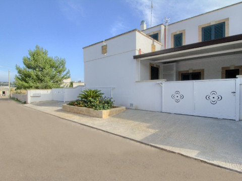 Blanca Deluxe House