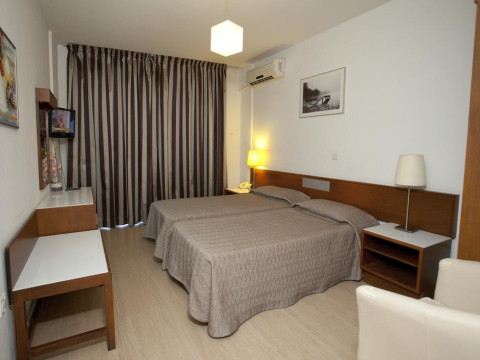 Blazer Residence (ex PETROU BROS APARTMENTS)