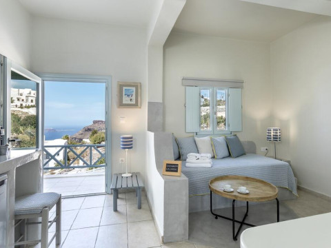 Blue Dolphins Apartaments & Suites