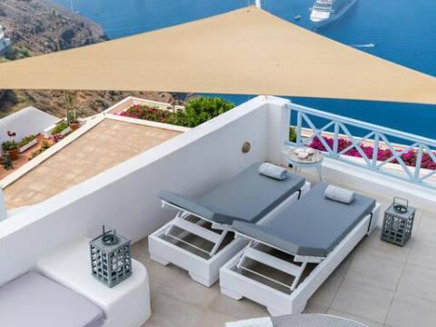Blue Dolphins Apartaments & Suites