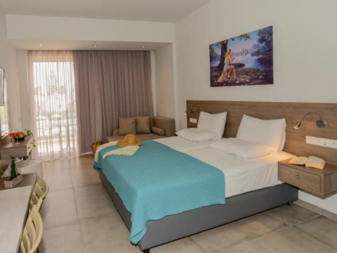 BLUE HORIZON APARTMENTS