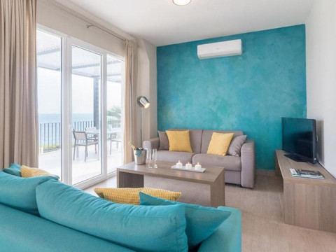Blue Jasmine Hotel