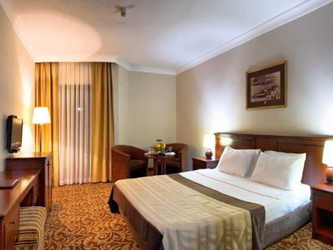 Blue Vista Hill Hotel