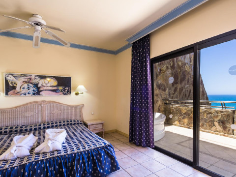 Bluebay Beach Club Aparthotel