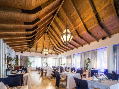 BlueBay Villas Doradas