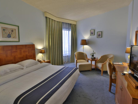 BM BEACH HOTEL