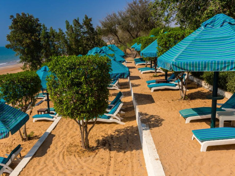 BM BEACH HOTEL